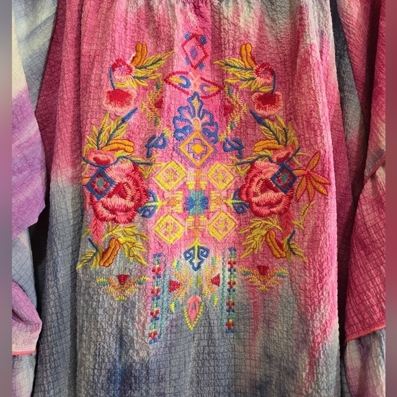 Calessa Tie Dye Floral Embroidered Round Neck Tunic Top 2X Wide Bell Sleeves - Picture 4 of 7